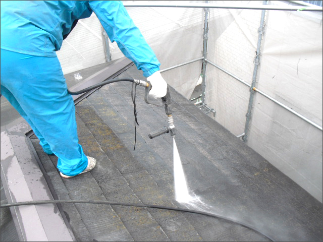 屋根塗装前の高圧洗浄